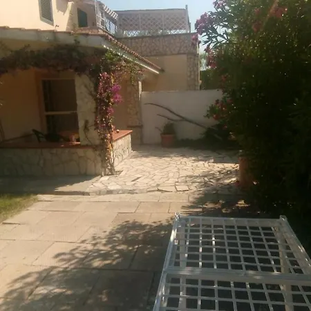 Oleandro Ciccino Hébergement de vacances *