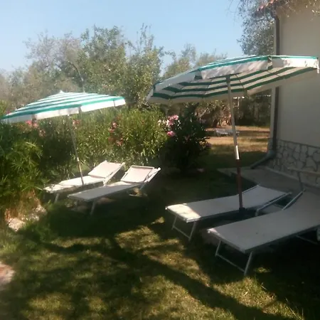 Oleandro Ciccino Дом отдыха Вьесте
